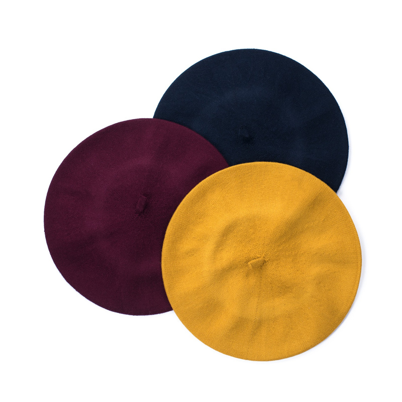 Beret Zima W Neapolu
